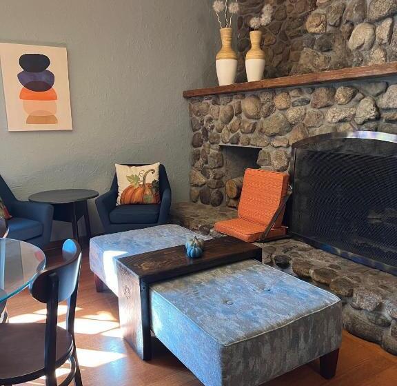酒店 The La Conner Inn
