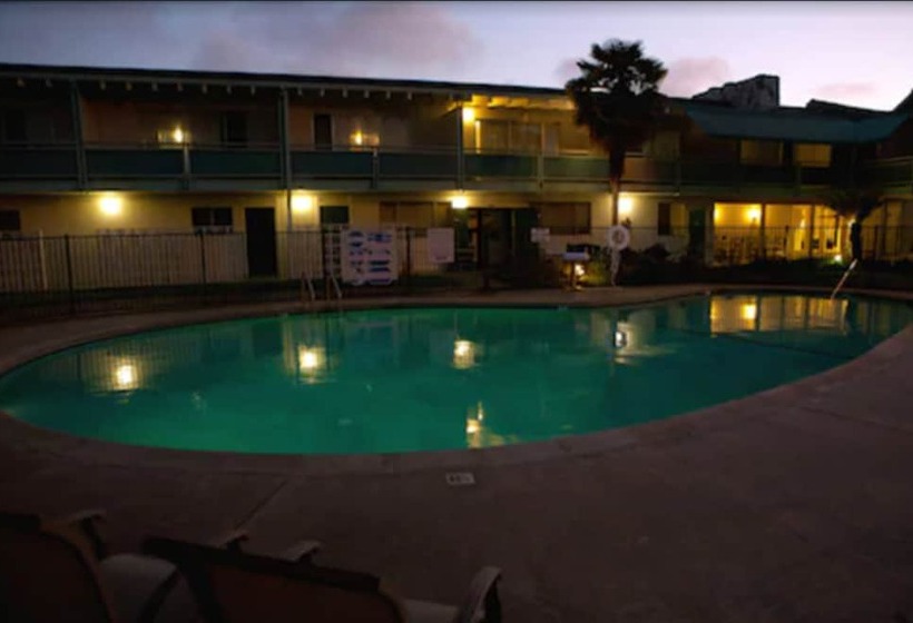 مُتل Coral Reef Inn & Condo Suites