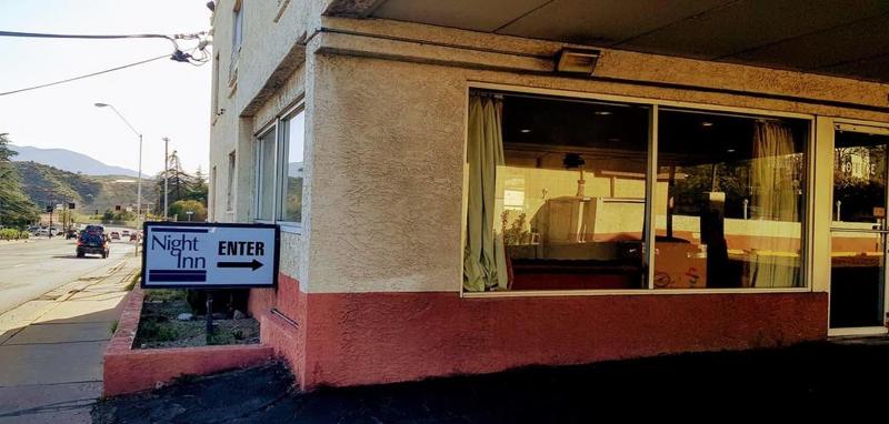 فندق على الطريق Night Inn