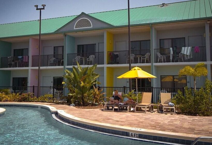منتجع Beachside Hotel And Suites