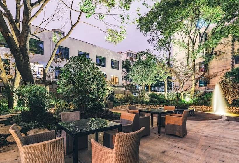 Atour Light Hotel Tangshan Exhibition Center