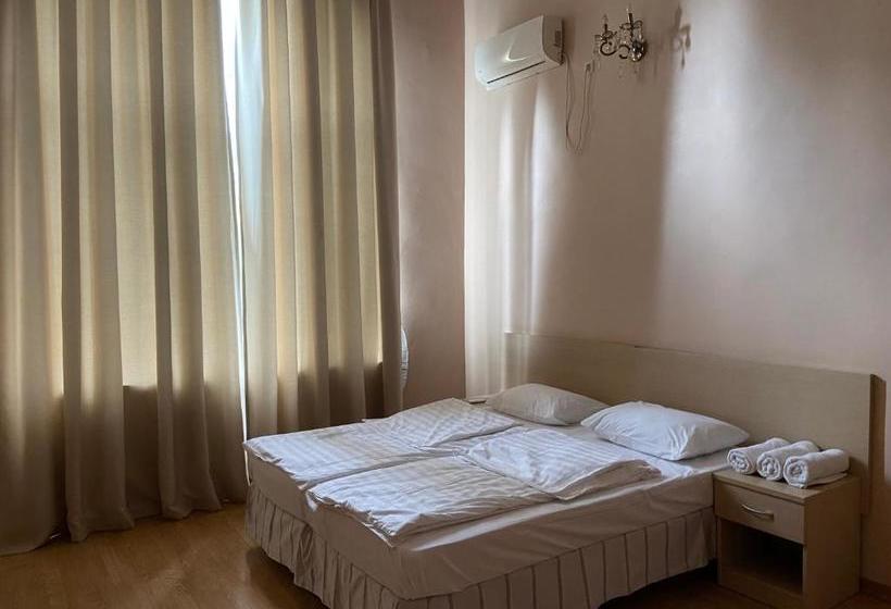 Gagra Hotel Printsevskii Zamok
