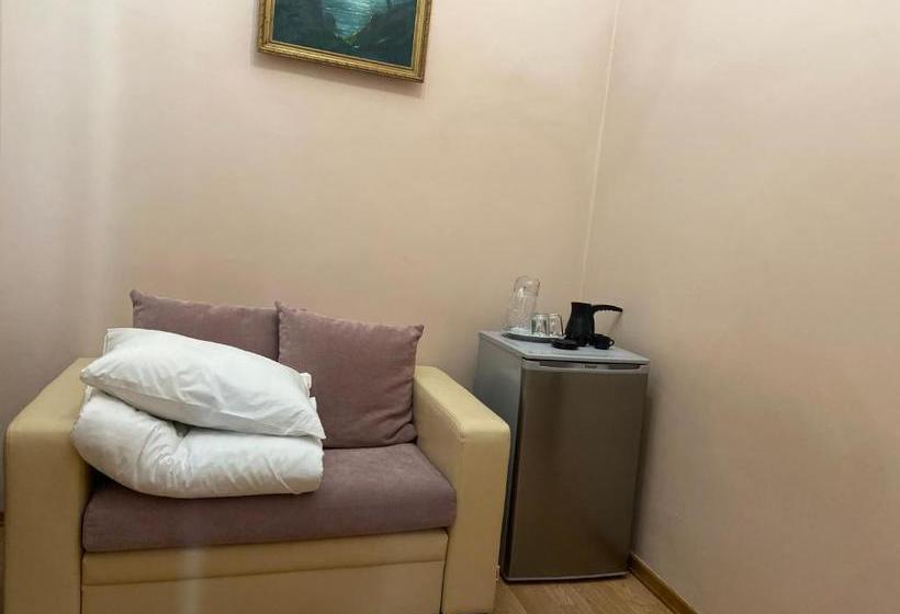 Gagra Hotel Printsevskii Zamok