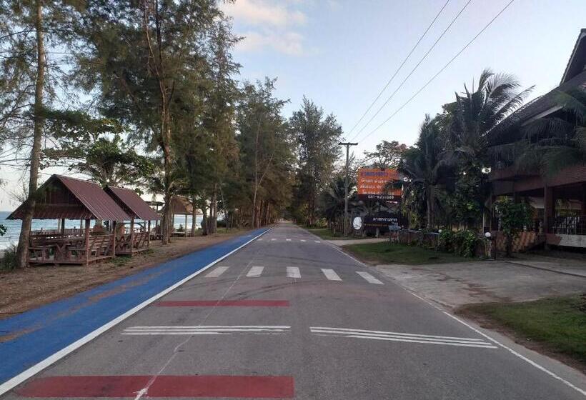 פנסיון หาดทรายขาวรีสอร์ท