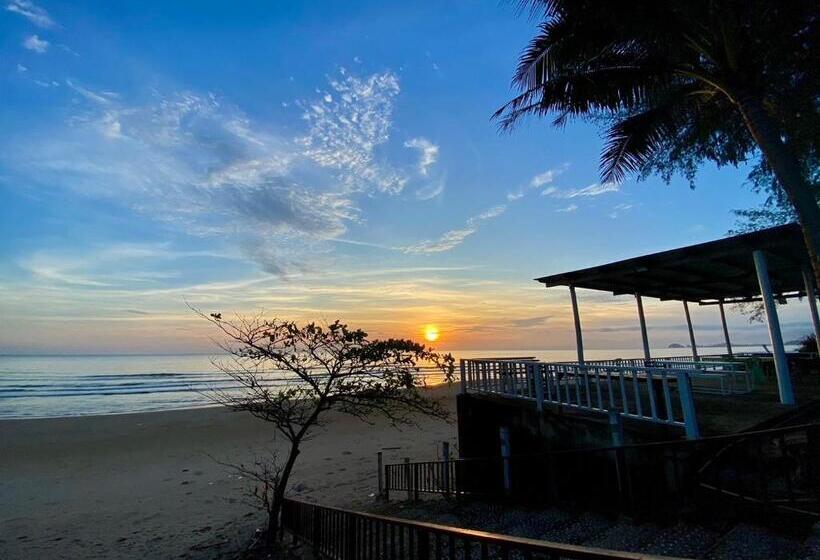 פנסיון หาดทรายขาวรีสอร์ท