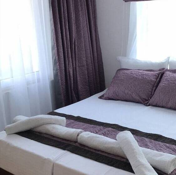 پانسیون Aurora Guest House
