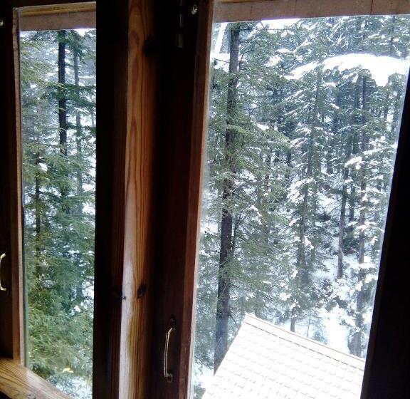 منتجع The Chalets Naldehra