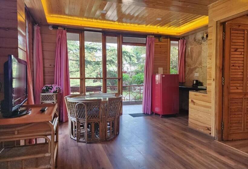 منتجع The Chalets Naldehra