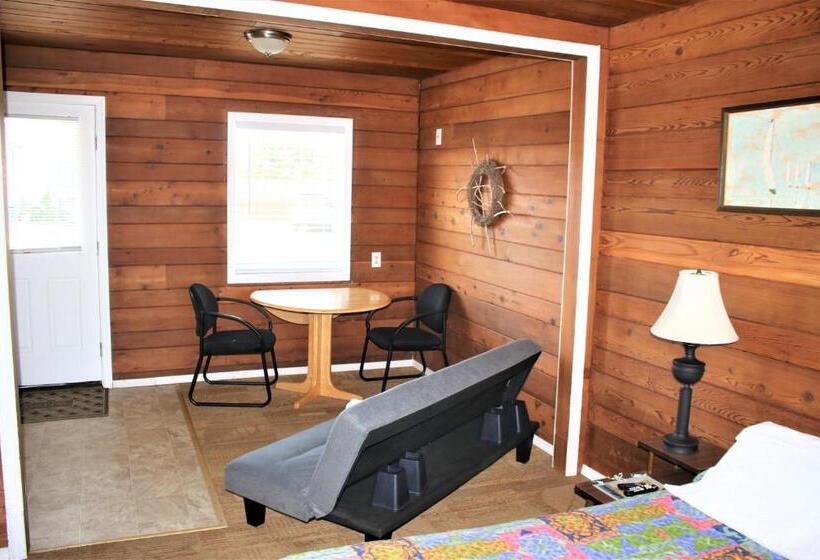 The Lowtide Motel
