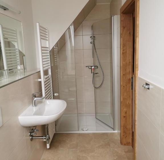 Отель Biohof Gölly