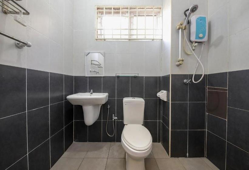 בית מלון כפרי Oyo 993 88 Mario S