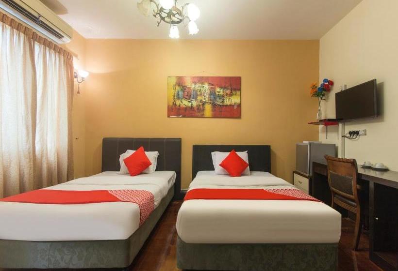 בית מלון כפרי Oyo 993 88 Mario S