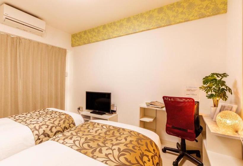 Mr.kinjo In Chatan Premier Home Ii