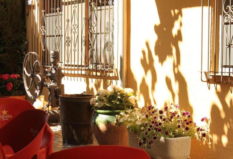ペンション Hostal Tivissa