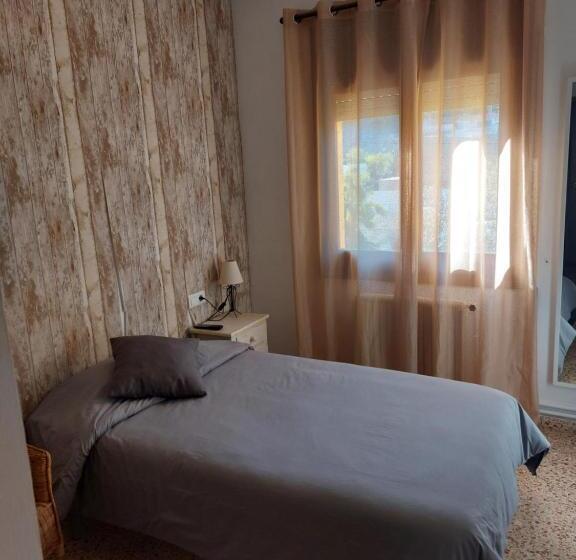 ペンション Hostal Tivissa