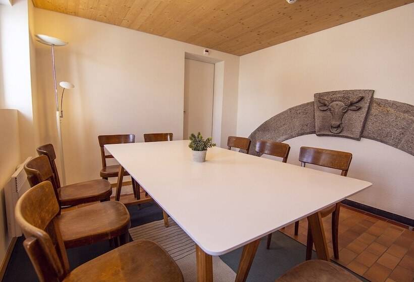 פנסיון Sust Lodge Am Gotthard