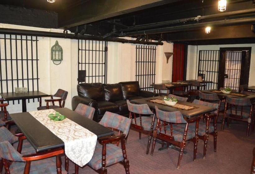 הוסטל The King George Inn