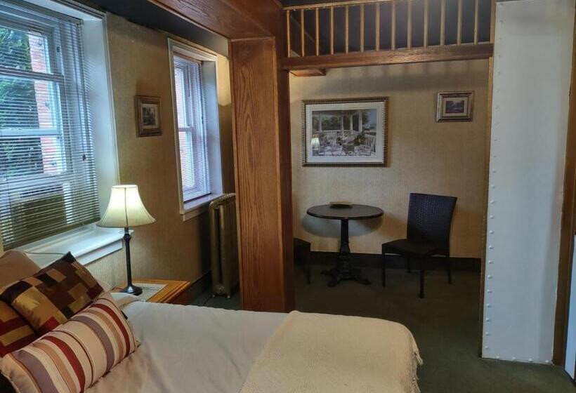 הוסטל The King George Inn