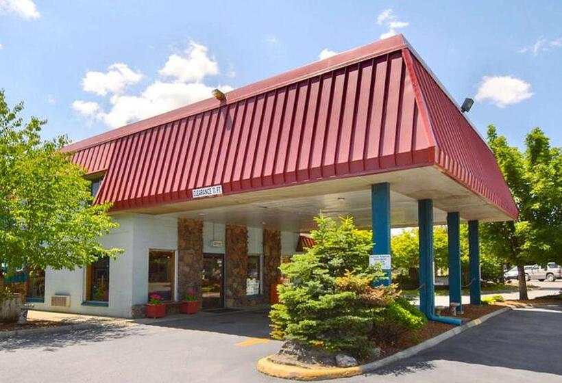 هاستل The La Grande Inn