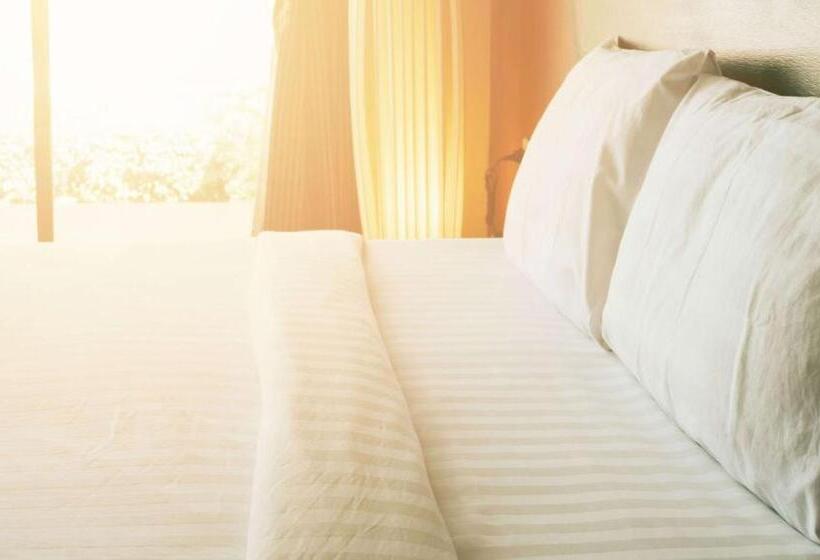 هاستل The La Grande Inn