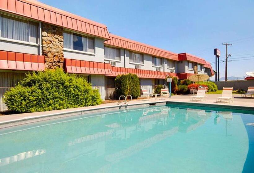 هاستل The La Grande Inn