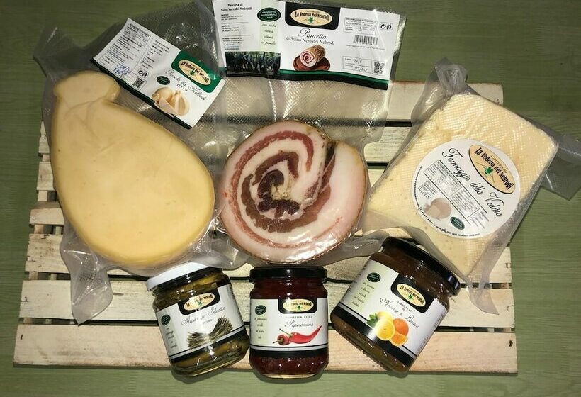 ホテル Agriturismo La Vedetta Dei Nebrodi