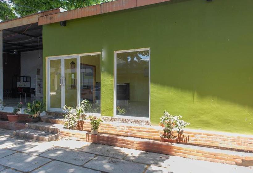 هتل Oyo 1359 Evergreen Residence