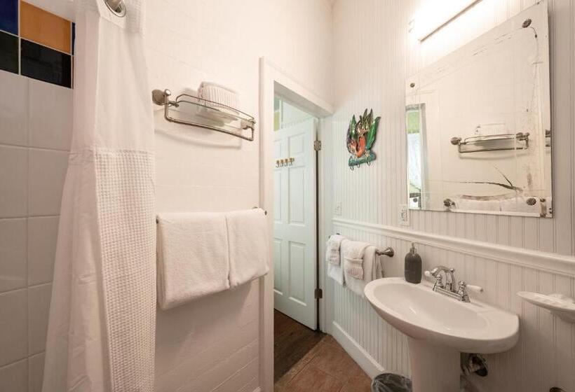 فندق The Mermaid & The Alligator