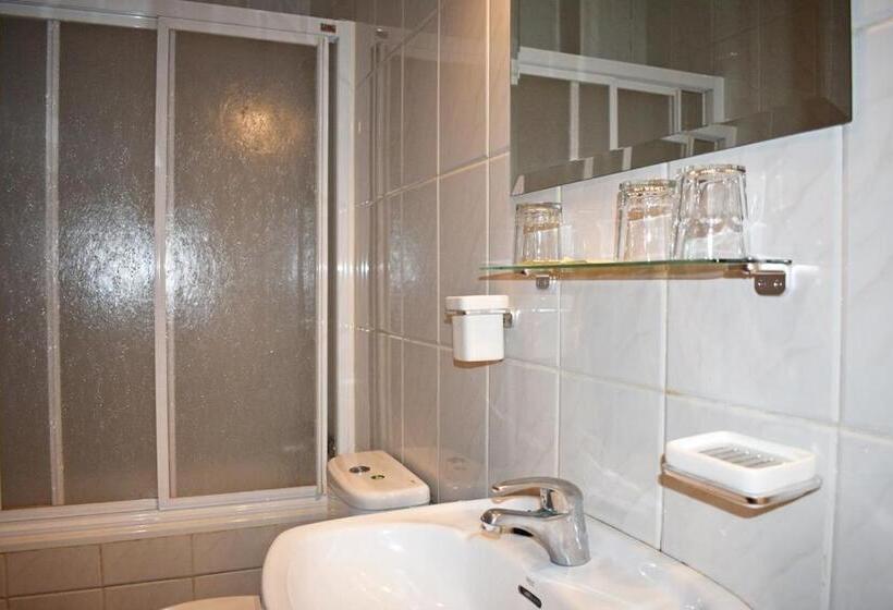 פנסיון Hostal Sol Y Mar