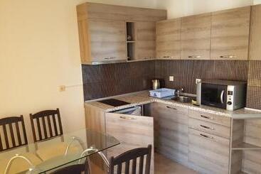 پانسیون Lilia Guest House