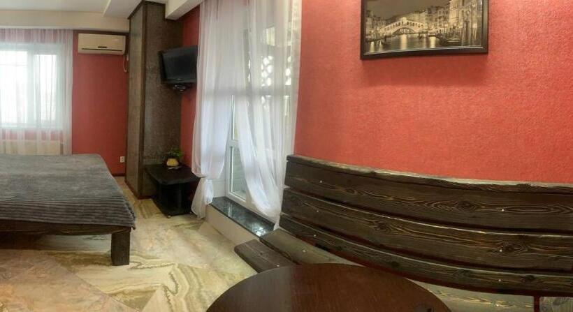 פנסיון Na Bukovinskoy Guest House