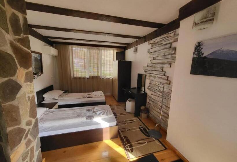 پانسیون Oasis Guest House