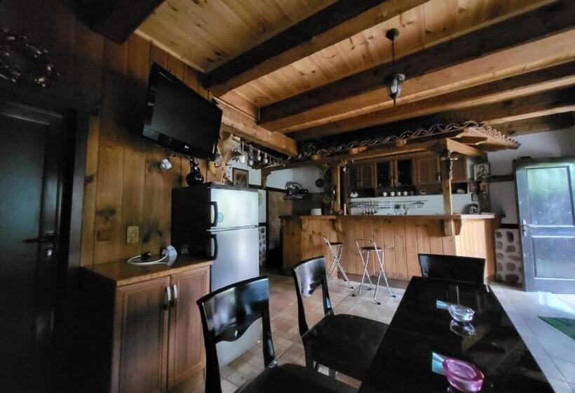 پانسیون Oasis Guest House
