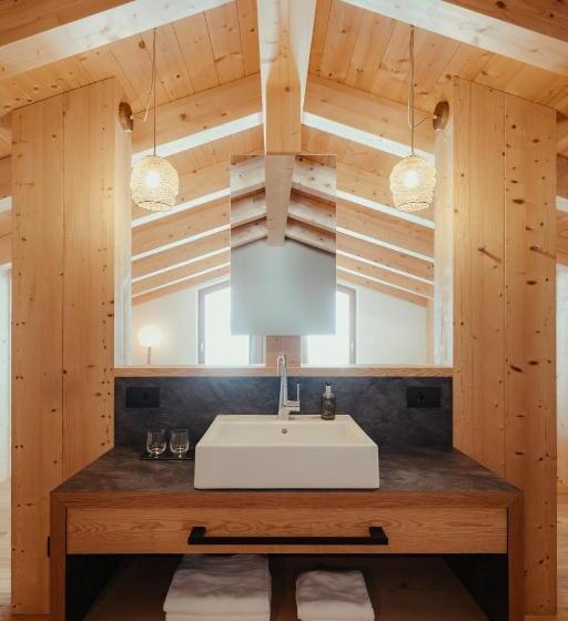 Villa Flora Mountain Lodges