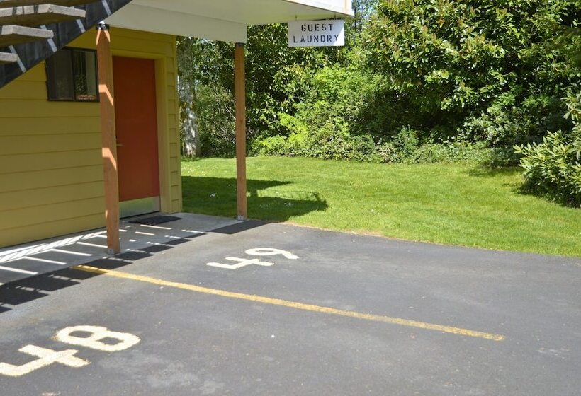 Astoria Crest Motel