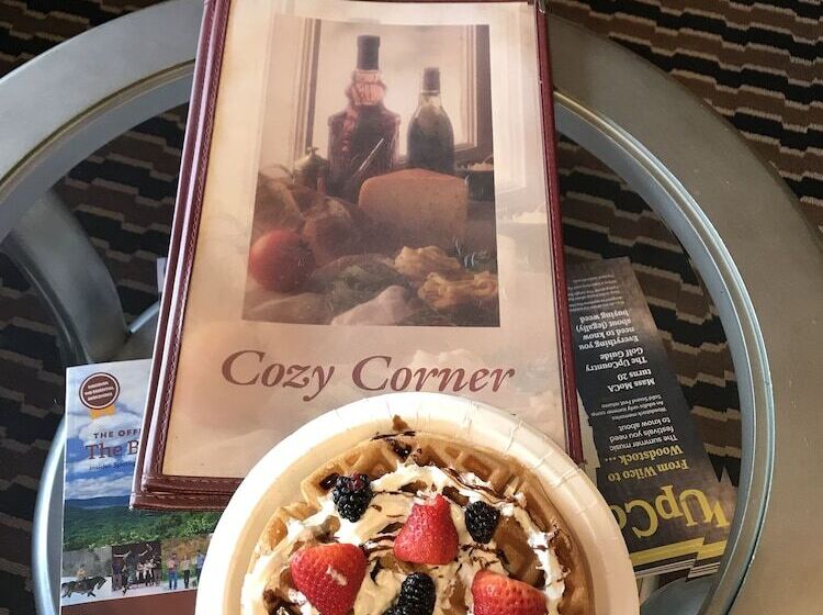 Cozy Corner Motel