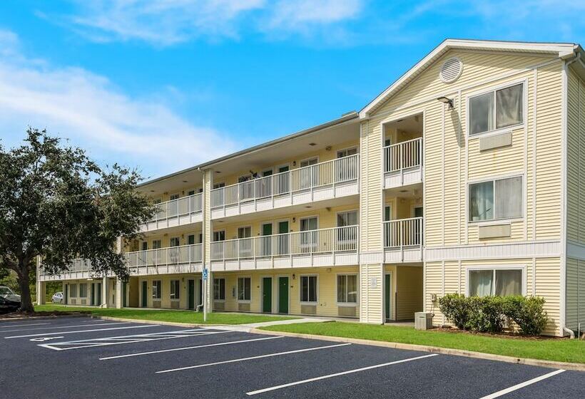 Hometowne Studios By Red Roof Orlando   Ucf Area