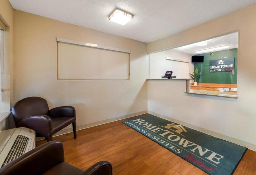 Hometowne Studios By Red Roof Orlando Ucf Area
