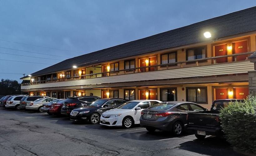 هتل American Value Inn