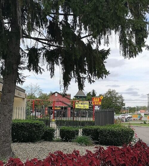 هتل American Value Inn