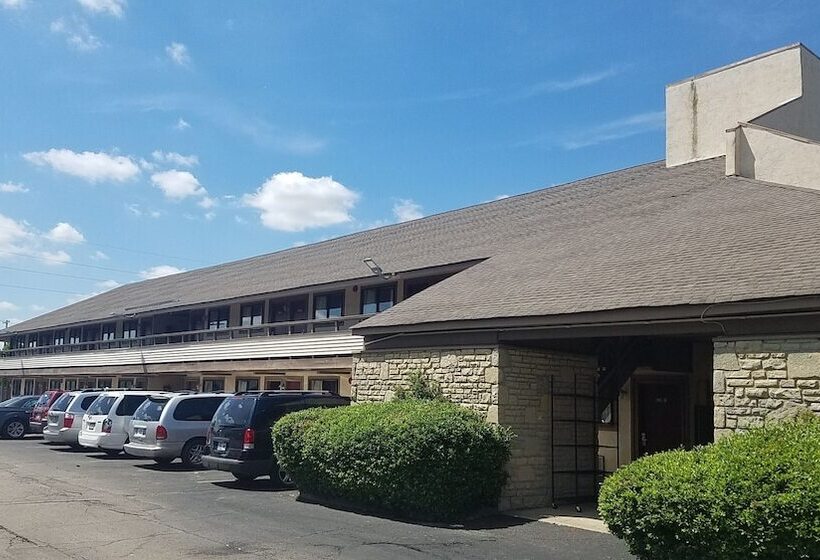 هتل American Value Inn