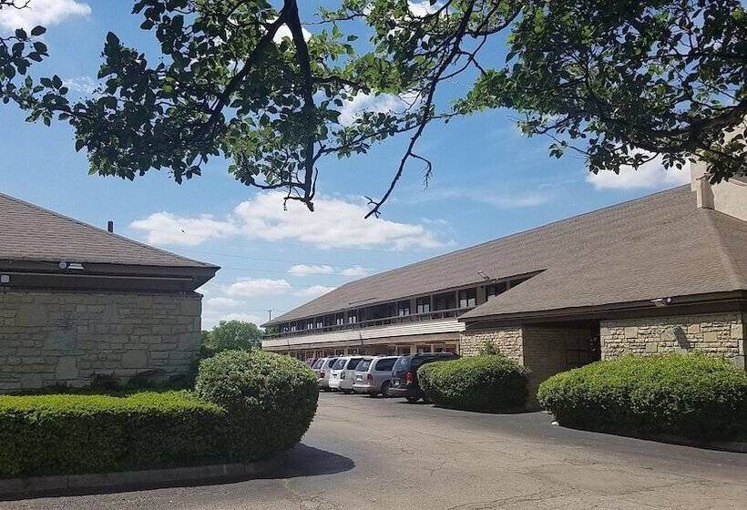 هتل American Value Inn