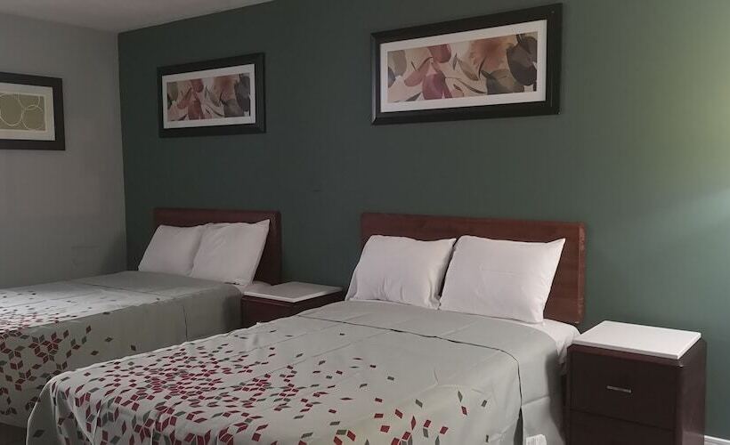 هتل American Value Inn