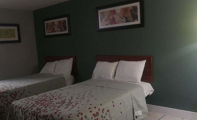 هتل American Value Inn