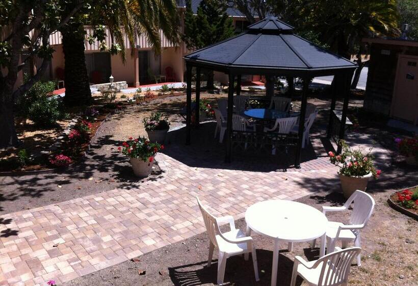 هتل Americas Best Value Presidents Inn On Munras