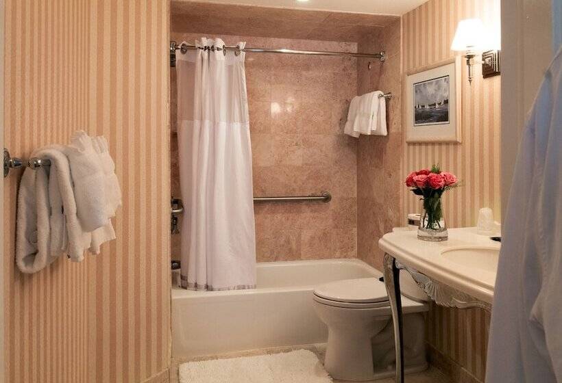 호텔 Chateau Inn And Suites