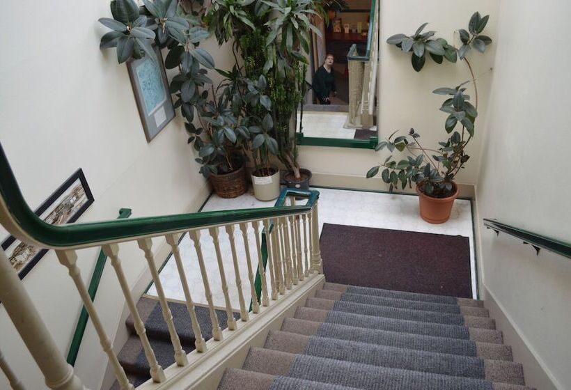 בית מלון כפרי Chelsea Inn