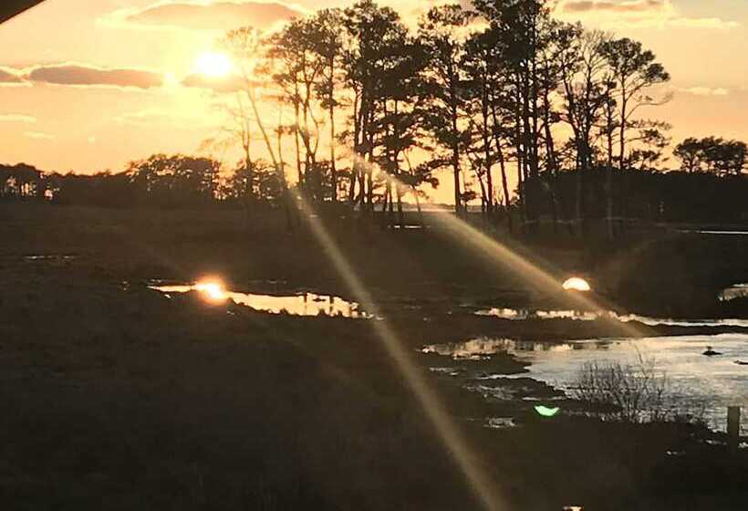 فندق Chincoteague Inn