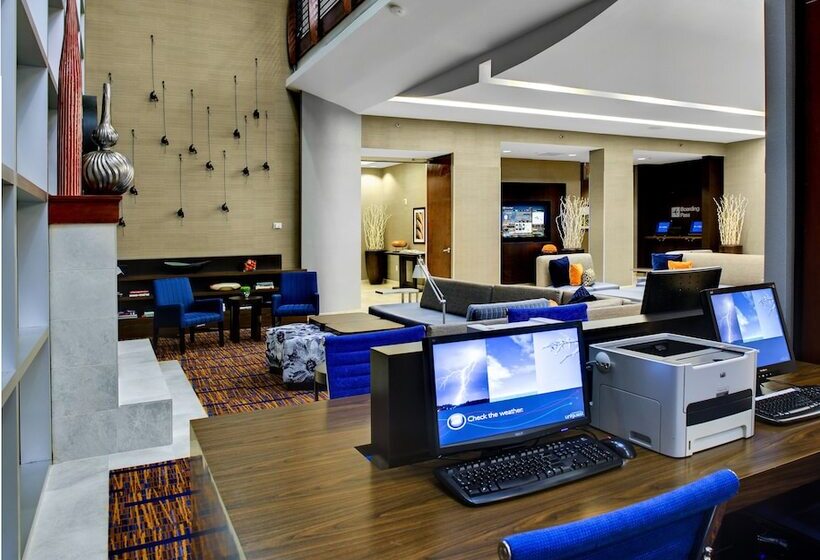 Отель Courtyard By Marriott Atlanta Buckhead