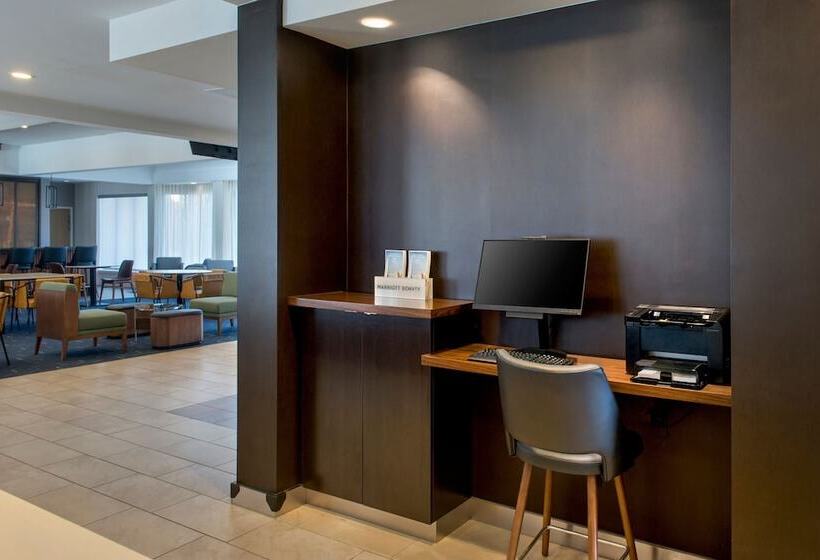 هتل Courtyard By Marriott Baltimore Hunt Valley